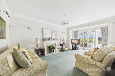 5 bedroom detached house for sale, North Avenue, Ashbourne