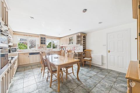 5 bedroom detached house for sale, North Avenue, Ashbourne