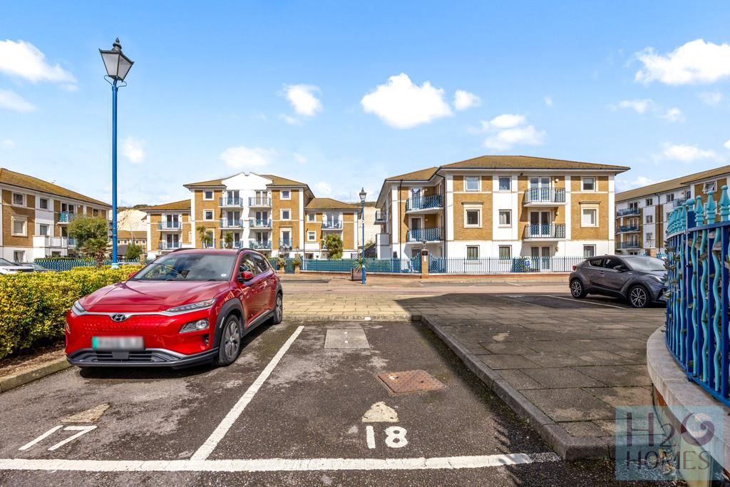Hamilton Court 18-019