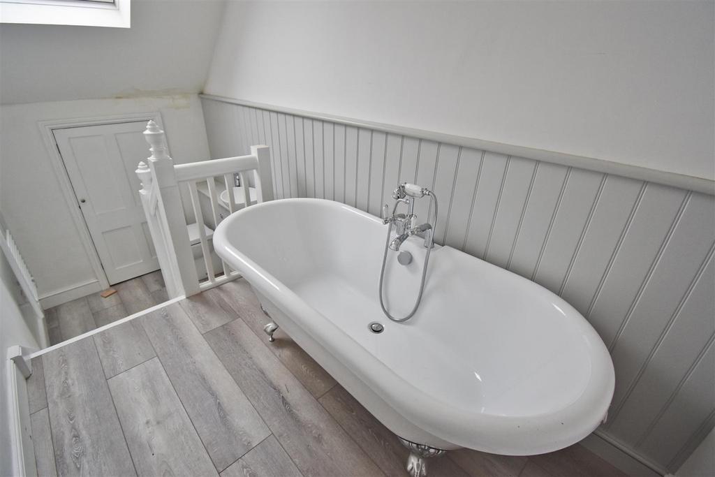 Bathroom.jpg