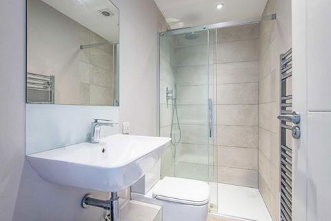 2 bedroom flat for sale, St. Quintin Avenue, London W10