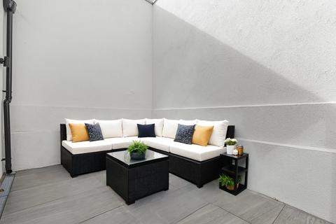 undefined, Lillium Mews, Wimbledon, London, SW19