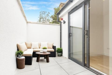 undefined, Lillium Mews, Wimbledon, London, SW19