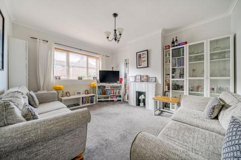 2 bedroom maisonette for sale, Milverton Way, London SE9