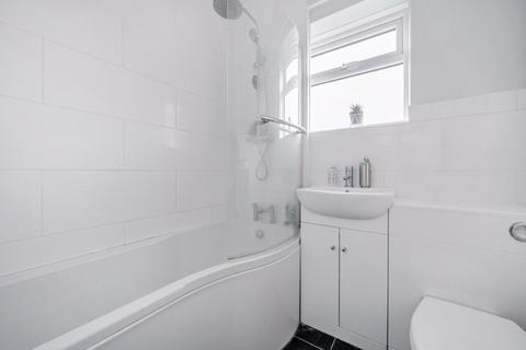 2 bedroom maisonette for sale, Milverton Way, London SE9