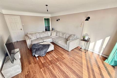 undefined, Cloverfield Gardens, Little Sutton