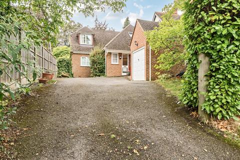 4 bedroom detached house for sale, Oak Tree Road, Reading RG31