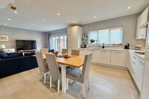 undefined, Kingfisher Way, Kingsteignton