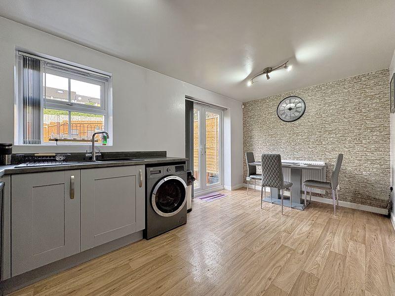 Dining kitchen