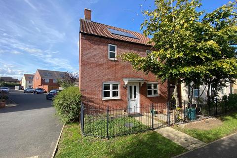 3 bedroom detached house for sale, Prestbury Road, Duston NN5