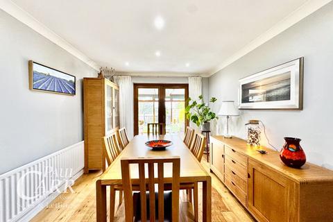 4 Keating Gardens, Sutton Coldfield, B75 5QG