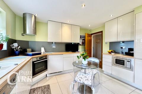 4 Keating Gardens, Sutton Coldfield, B75 5QG