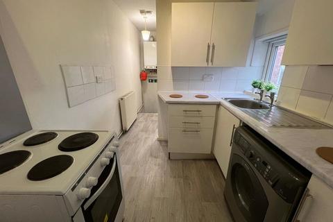 3 bedroom flat to rent, Allendale Road, Newcastle Upon Tyne NE6