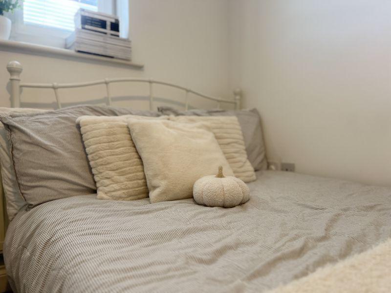 Bedroom 2 Feature