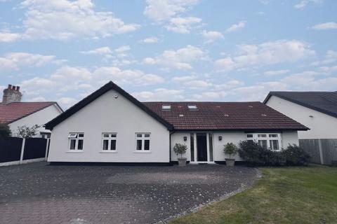 undefined, Golf Open 2026 - Eshe Road North, Blundellsands - Sleeps 8