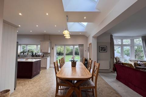 undefined, Golf Open 2026 - Eshe Road North, Blundellsands - Sleeps 8