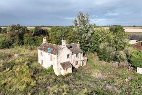 4 bedroom detached house for sale, FARMHOUSE & 1 ACRE, Main Street, Thistleton