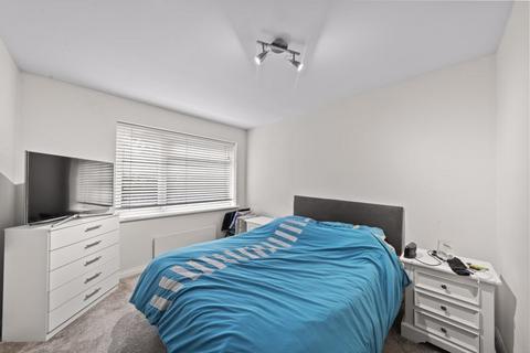 Flat 5, 5 Park Hill, Carshalton, SM5 3RS