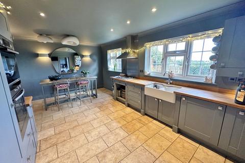 undefined, Orsett