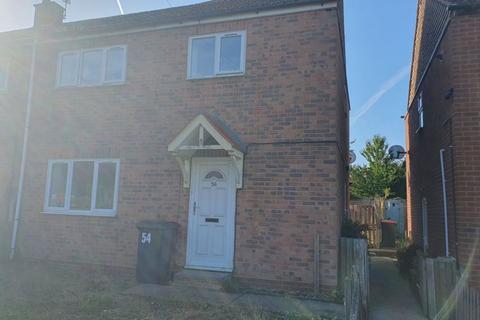 3 bedroom terraced house to rent, Queens Way, Atherstone
