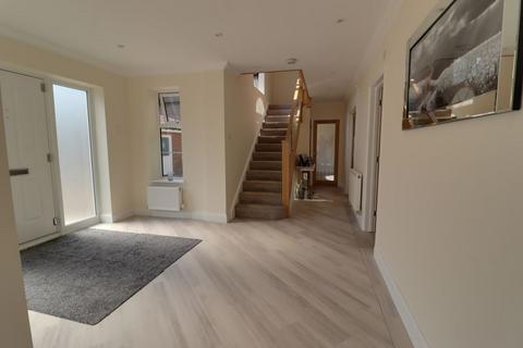 3 Llanvair Close, Ascot, SL5 9HX