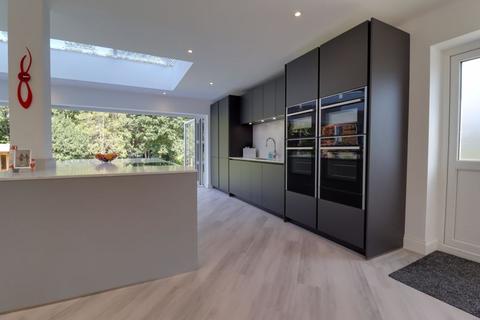 3 Llanvair Close, Ascot, SL5 9HX