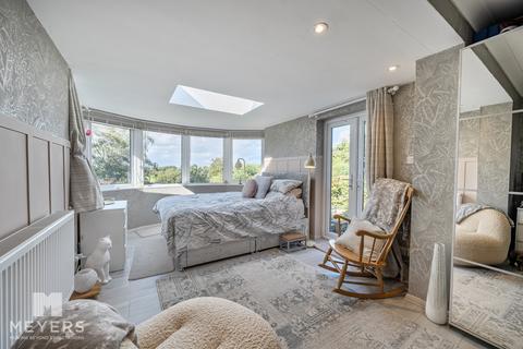 undefined, Central Avenue, Corfe Mullen, BH21 3