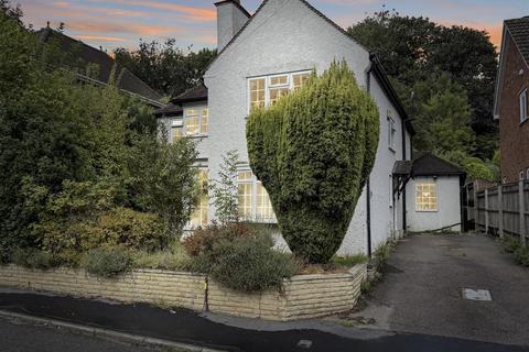 undefined, Rucklers Lane, Kings Langley WD4