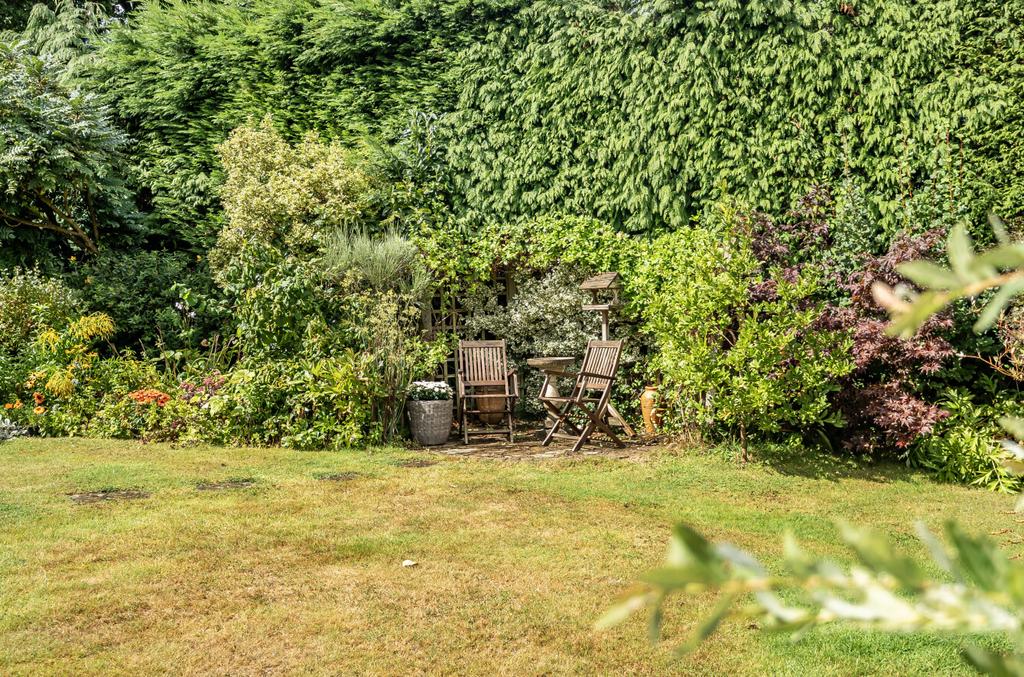 1347318-4-68b5ad1...