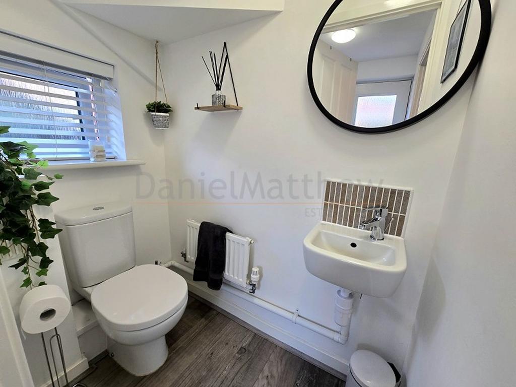 Cloakroom / WC