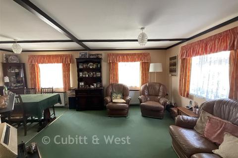 2 bedroom park home for sale, Chestnut Drive, Broadway Park, Petersfield, Hampshire
