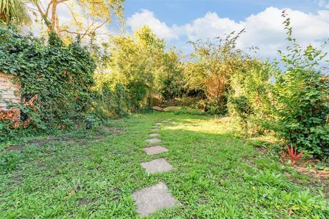 126 Barr Road, Gravesend, DA12 4DZ