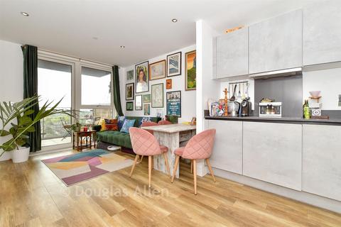 1 bedroom apartment for sale, Track Street, Walthamstow