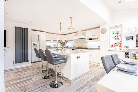 5 bedroom detached house for sale, Mallow Way, Nottingham NG13