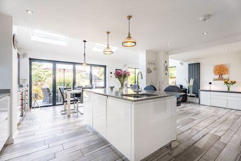 5 bedroom detached house for sale, Mallow Way, Nottingham NG13