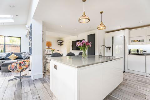5 bedroom detached house for sale, Mallow Way, Nottingham NG13