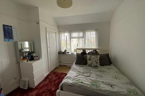 49 Spring Gardens, Hornchurch, RM12 5BG