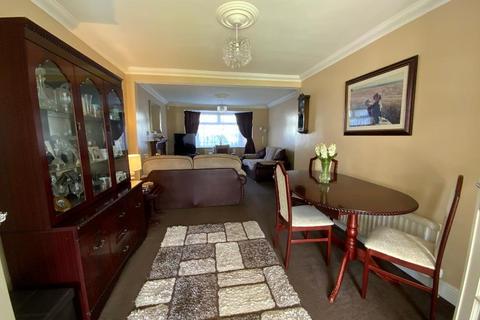 undefined, Elm Park RM12