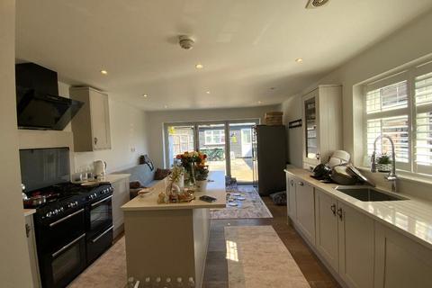 undefined, South Hornchurch RM13