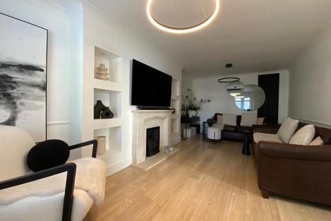 4 bedroom semi-detached house for sale, Hornchurch RM12