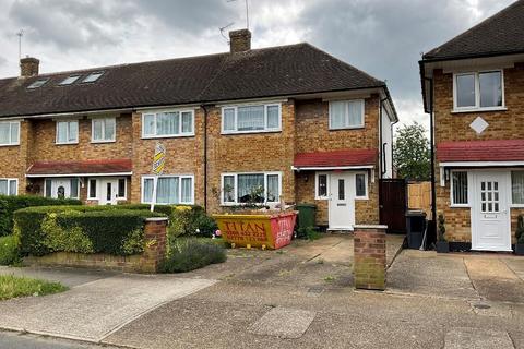 Rainham RM13