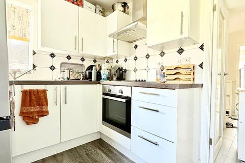 undefined, Laburnum Grove, Warden Hills, Luton, Bedfordshire, LU3 2DW