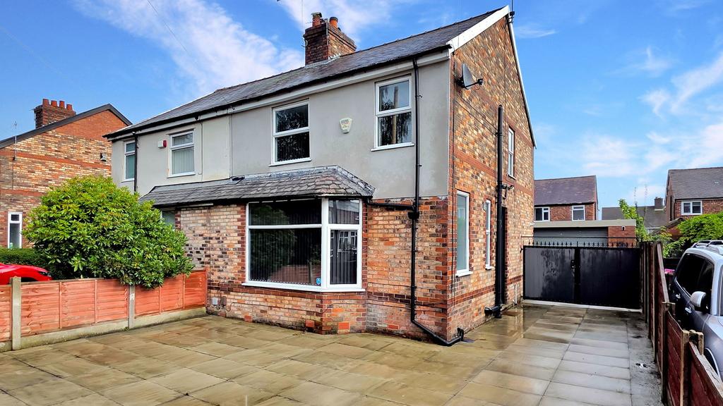 Rake Lane, Manchester M27 3 bed semi-detached house - £250,000