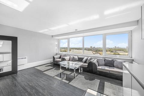 2 bedroom flat for sale, George Beard Road, London, SE8