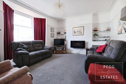 4 bedroom end of terrace house for sale, Windsor Road, Torquay
