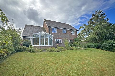 1 Avebury Close, Horsham, RH12 5JY