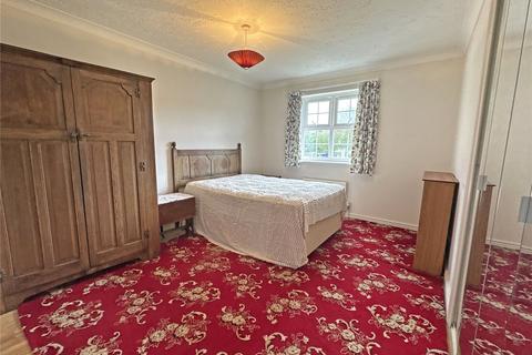 1 Avebury Close, Horsham, RH12 5JY