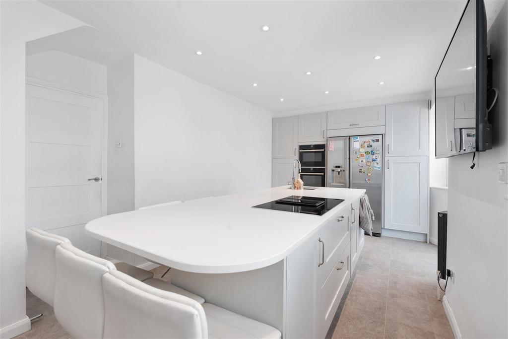 Kitchen / Breakfast Room