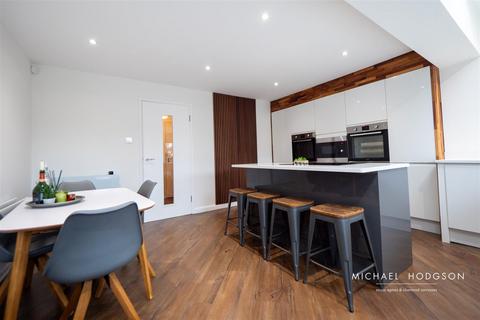 4 bedroom terraced house for sale, Bennett Court, Grangetown, Sunderland