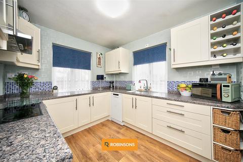 3 bedroom semi-detached house for sale, Beecroft Way, Dunstable